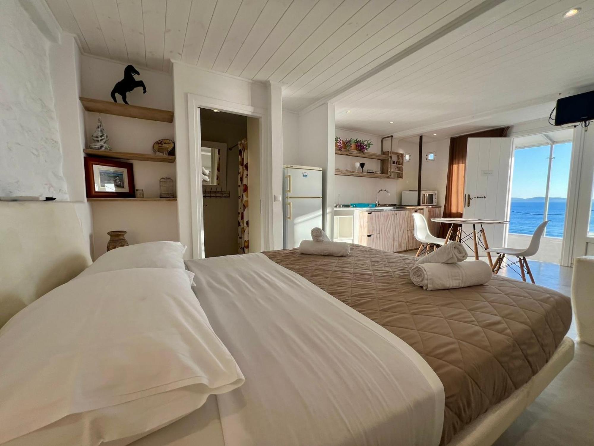 Mykonos Tourlos Nests - Sea View Escape Lejlighed Eksteriør billede